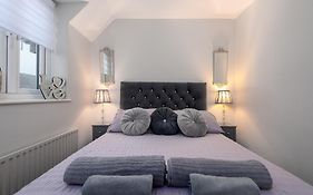 Worcester Fabulous Cherry Tree Mews Self Check In Dogs Welcome By Prior Arrangement , 2 Double Bedrooms ,Super Fast Wi-Fi, With Free Off Road Parking For 2 Vehicles Near Royal Hospital And Woodland Walks